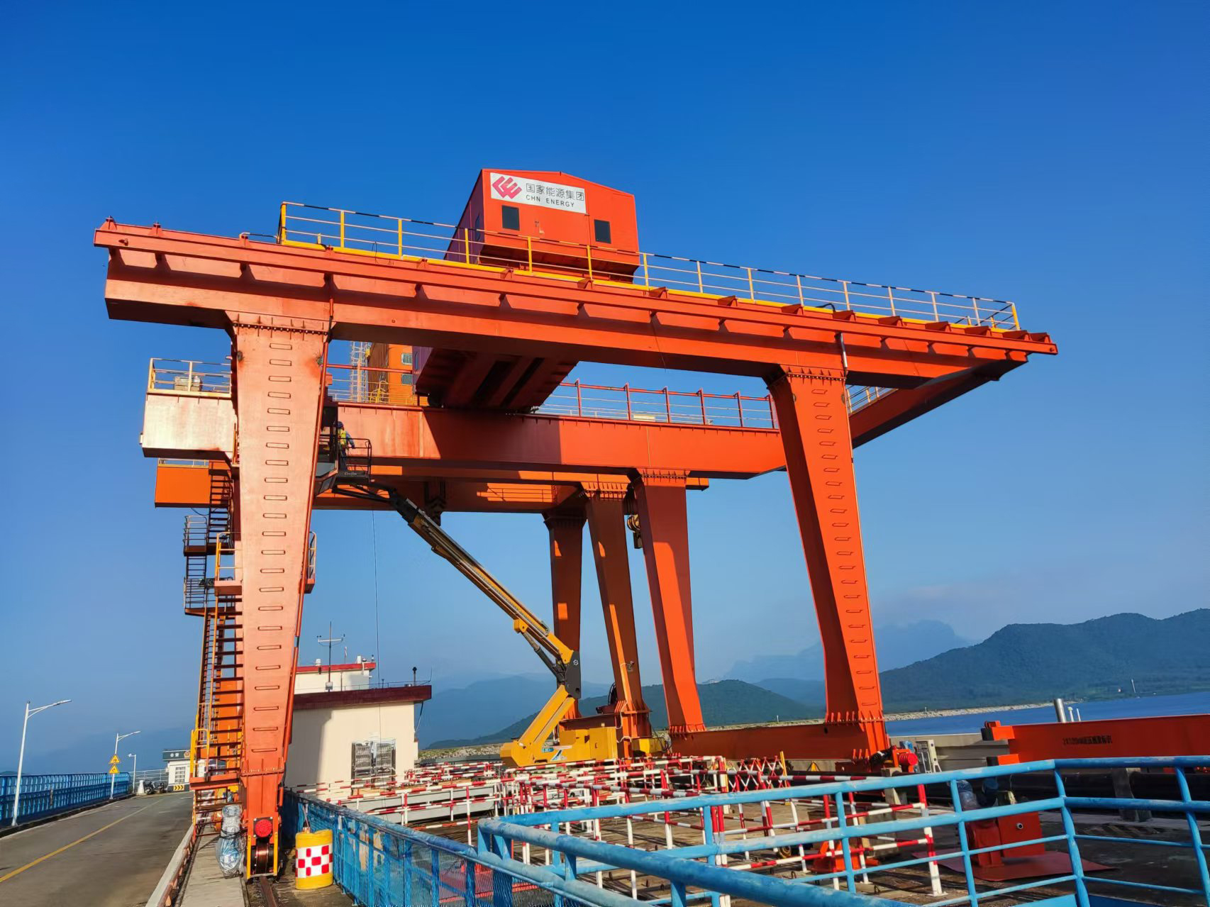 壩頂門式起重機